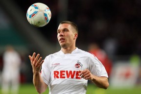 AYX体育官网-美洲杯星光闪耀：个人突破助球队夺冠！，美洲杯冠军之路