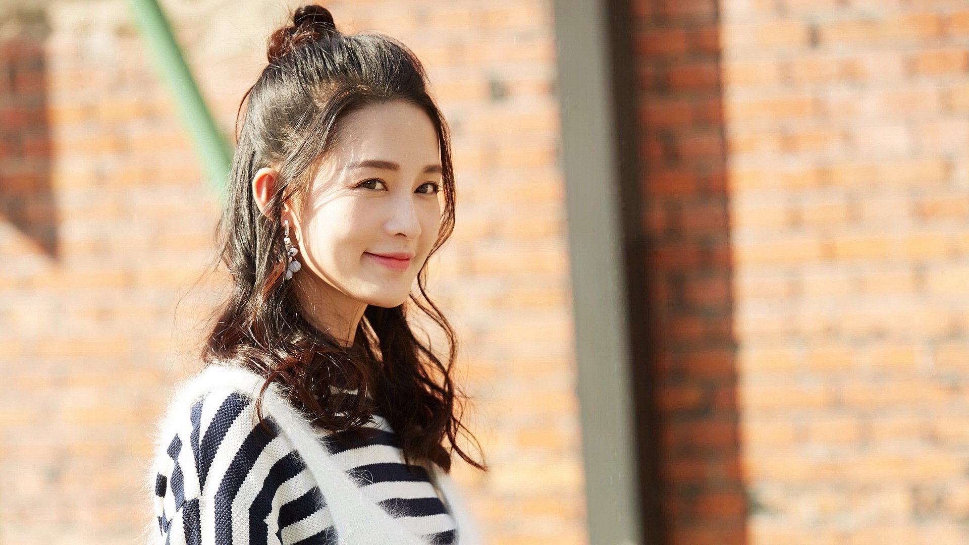 摩洛哥队在巴黎奥运会男足比赛中表现出色，赢得银牌，摩洛哥足球队