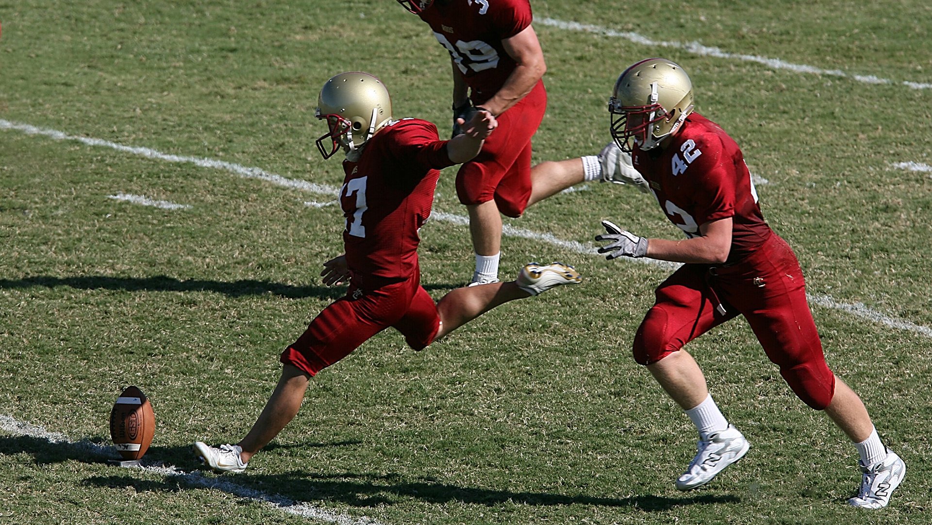 莱昂·马尔尚泳池内外双重突破,莱昂和玛蒂尔达是爱情吗