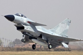 爱游戏中国官方登录入口网站-“战术大碰撞：教练如何调兵遣将扭转乾坤？”，教练战术板下载